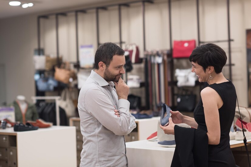 Understand the Pricing Psychology Behind Luxury Outlet Malls