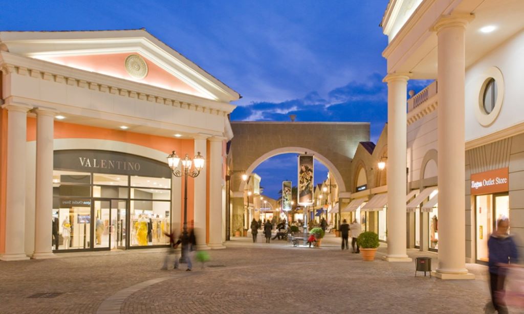 10 Best Online Outlet Stores That Save You Money | Spending