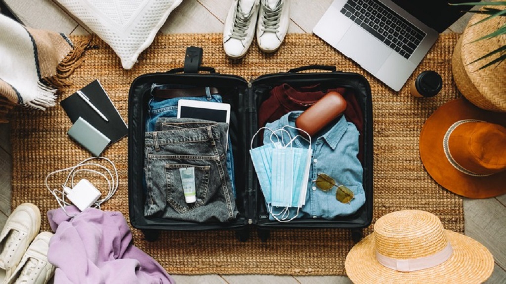 How many outfits should I pack for a 7-day trip