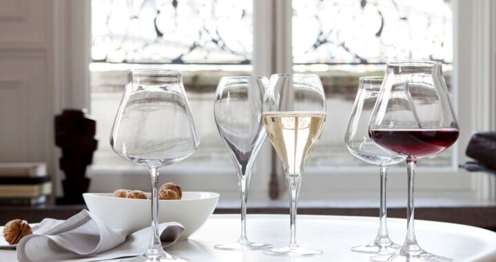 Elegant dining table set with luxury crystal wine glasses for fine dining experience
